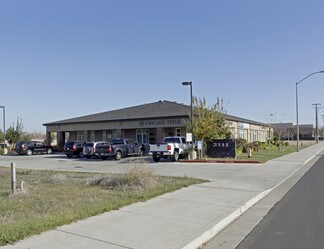 Plus de détails pour 2111 W Kettleman Ln, Lodi, CA - Bureau à louer