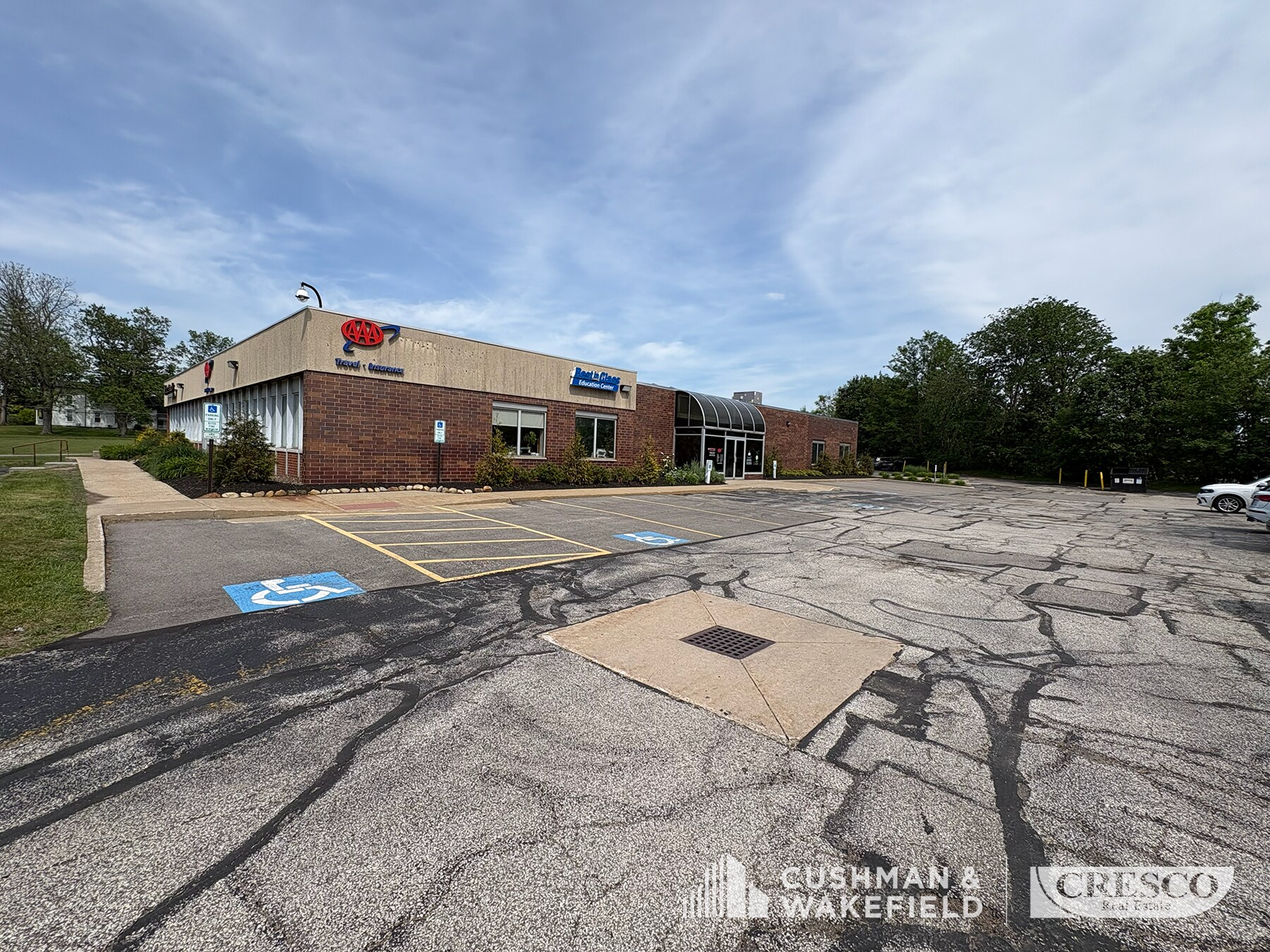 34050 Solon Rd, Solon, OH à louer Photo de l’immeuble– Image 1 sur 4