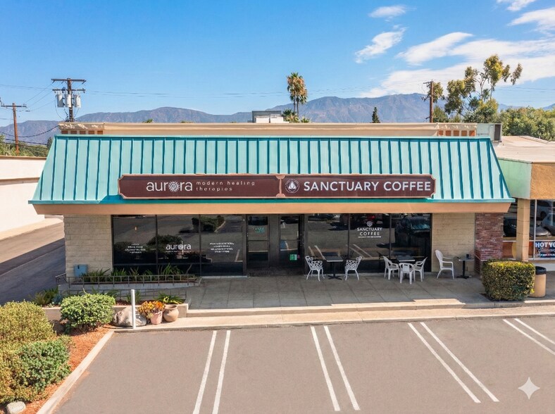 863-865 W Foothill Blvd, Claremont, CA à louer - Photo de l’immeuble – Image 2 sur 4