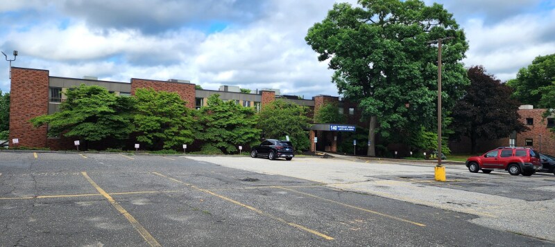 140 Grandview Ave, Waterbury, CT à louer - Photo de l’immeuble – Image 3 sur 5