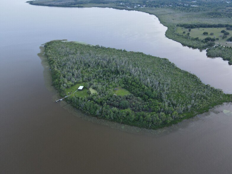 6001 Bird Island Dr, Lady Lake, FL à vendre - Photo de l’immeuble – Image 2 sur 85