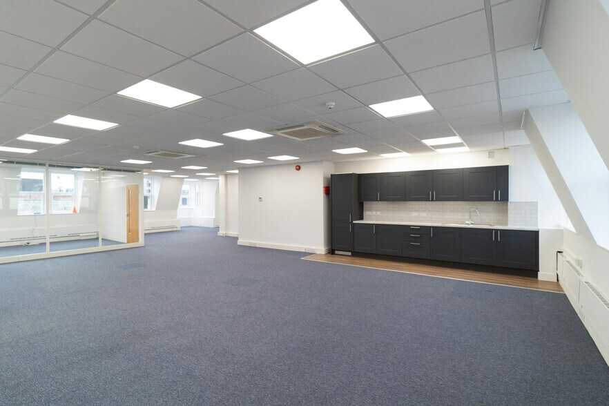 39 Queen St, Maidenhead à louer - Photo de l’immeuble – Image 2 sur 8
