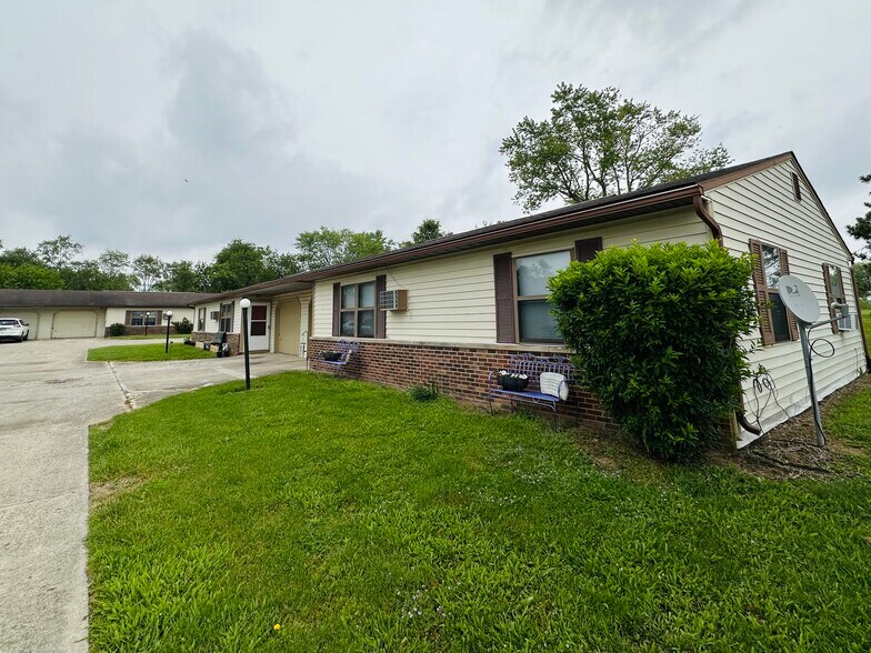 100 Lee St, Shirley, IN à vendre - Photo de l’immeuble – Image 2 sur 7