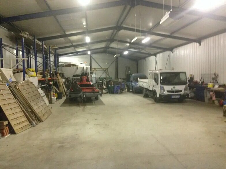 Industriel/Logistique dans GRANDCHAMP-DES-FONTAINES à louer - Photo de l’immeuble – Image 2 sur 4