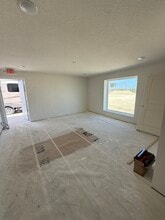 8081 Old Bastrop Rd, New Braunfels, TX à louer Photo intérieure– Image 2 sur 4