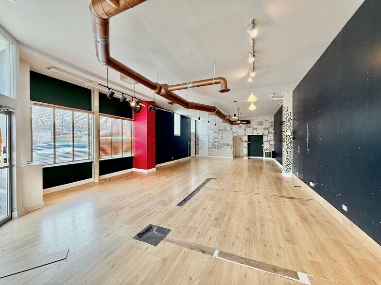 1355-1359 W Chicago Ave, Chicago, IL à louer - Photo de l’immeuble – Image 3 sur 18