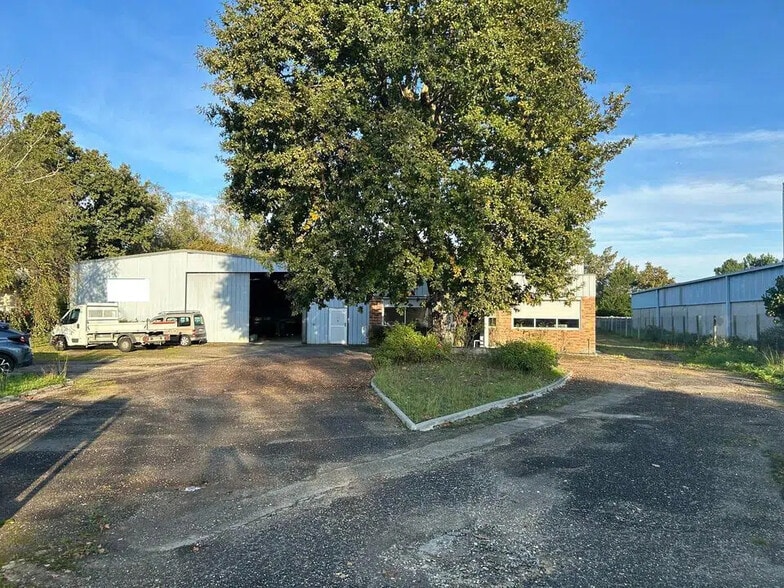 Local d'activités dans Cestas à vendre - Photo de l’immeuble – Image 1 sur 13