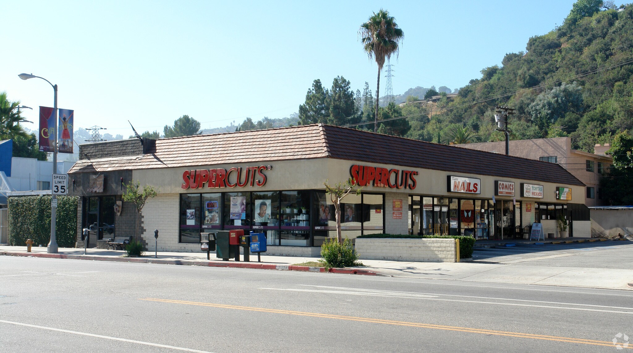 11038 Ventura Blvd, Studio City, CA à louer Photo principale– Image 1 sur 7