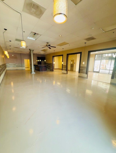 72027 Dinah Shore Dr, Rancho Mirage, CA à louer Photo de l’immeuble– Image 1 sur 23