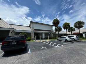 2501-2565 N Dixie Hwy, Lake Worth, FL à louer Photo de l’immeuble– Image 2 sur 8