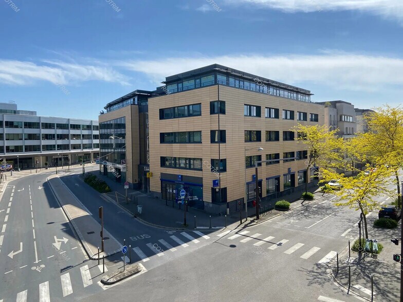 Bureau dans Reims à louer - Photo de l’immeuble – Image 1 sur 3