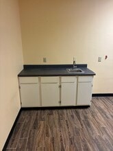 13500 Midway Rd, Farmers Branch, TX à louer Photo intérieure– Image 2 sur 9