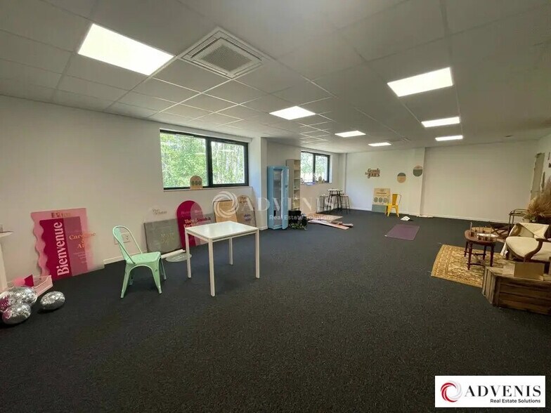 Local d’activités dans Mérignac à louer - Photo de l’immeuble – Image 2 sur 8