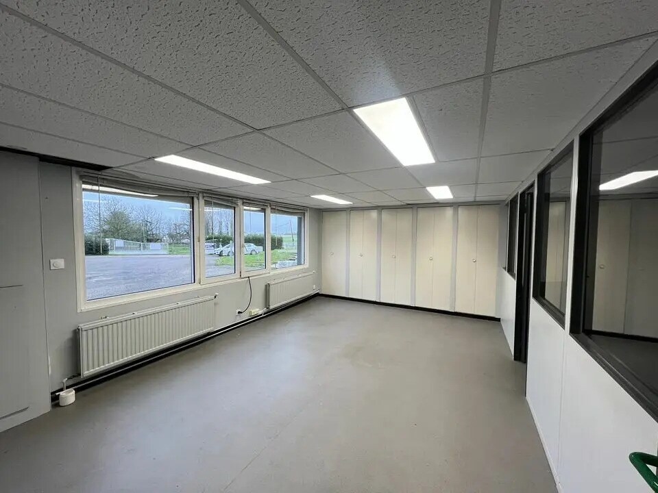 Local d'activités dans Saint-Romain-de-Colbosc à vendre Photo de l’immeuble– Image 1 sur 3