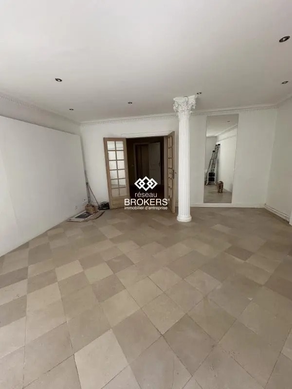 Local commercial dans Paris à louer Photo intérieure– Image 1 sur 5