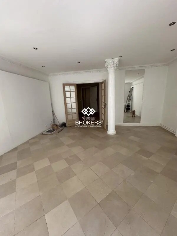 Plus de détails pour Local commercial à louer