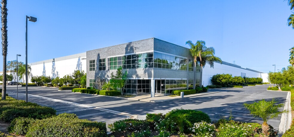 5490 E Francis St, Ontario, CA à louer - Photo principale – Image 1 sur 4