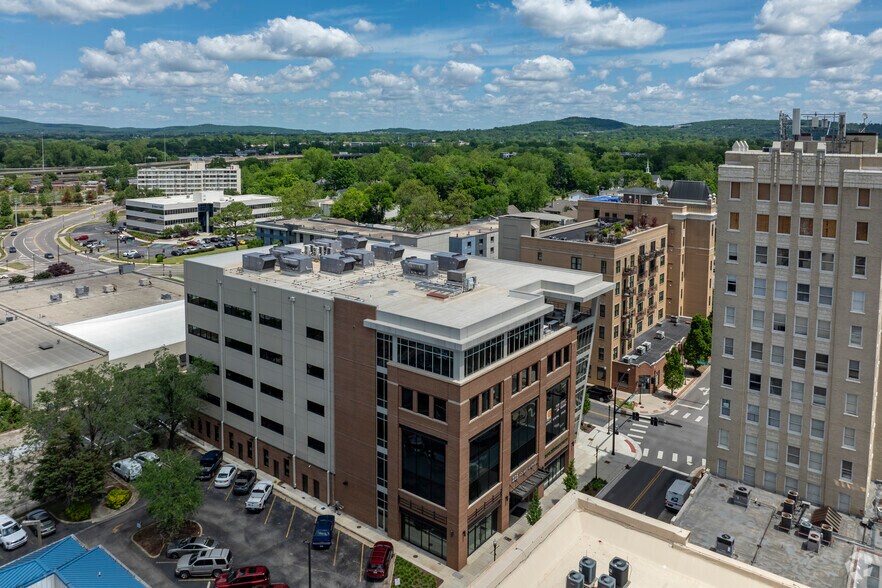225 Holmes Ave, Huntsville, AL à louer - Aérien – Image 3 sur 12
