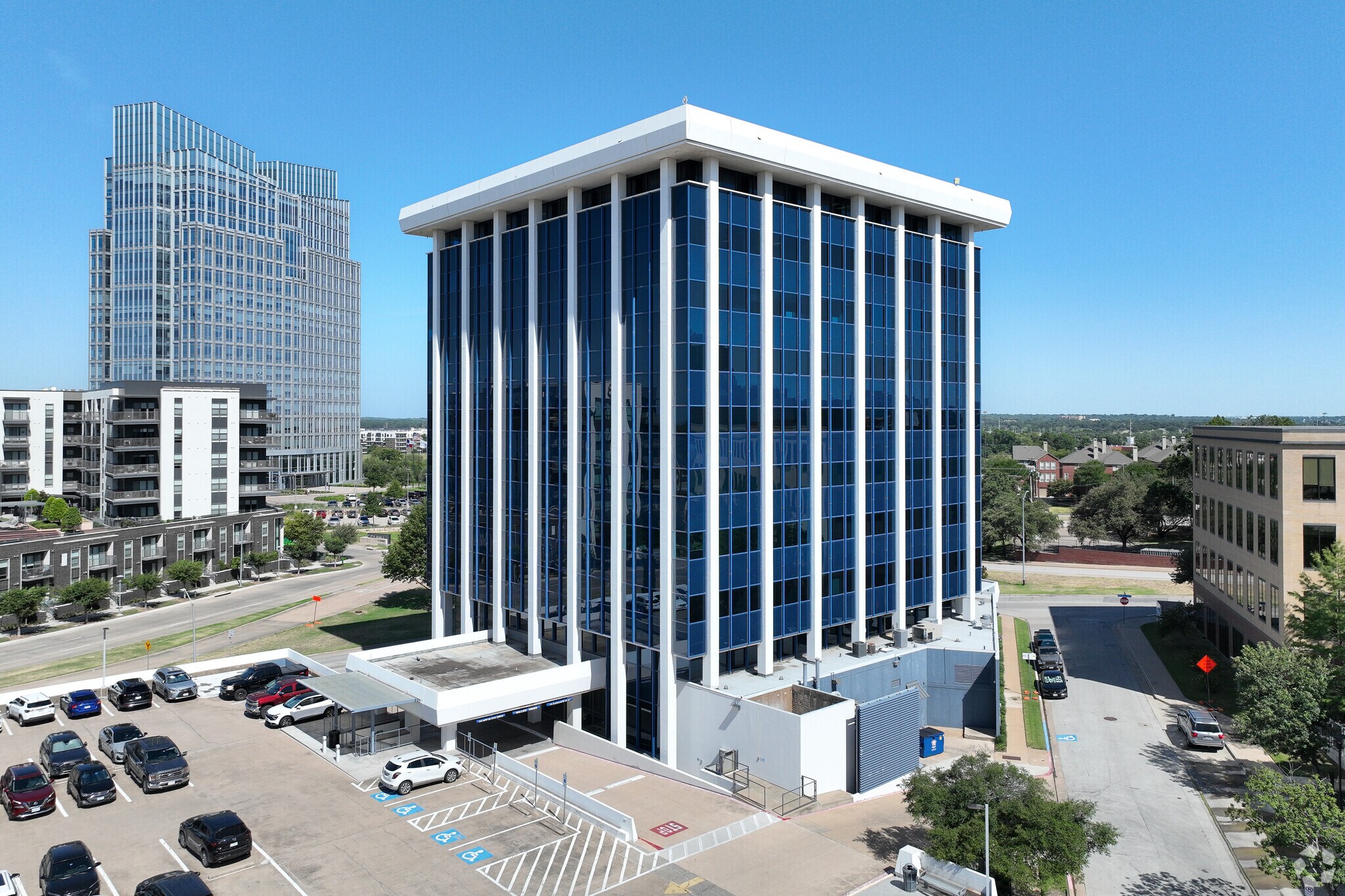 101 Summit Ave, Fort Worth, TX à louer Photo principale– Image 1 sur 5