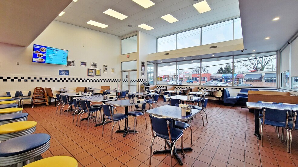 5050 Langston Blvd, Arlington, VA à vendre - Photo intérieure – Image 2 sur 21