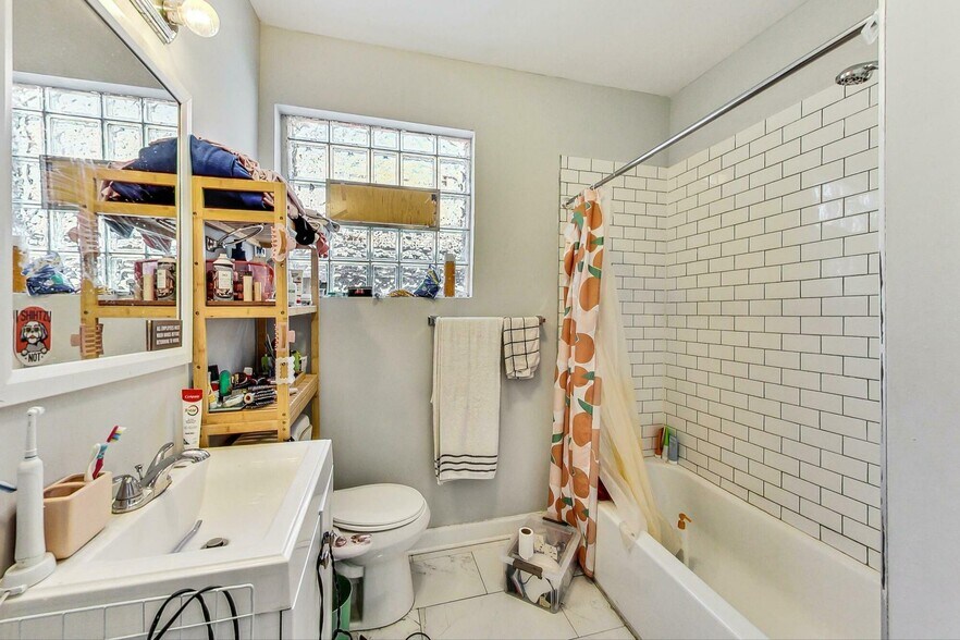 2821 W 25th St, Chicago, IL à vendre - Photo de l’immeuble – Image 2 sur 17