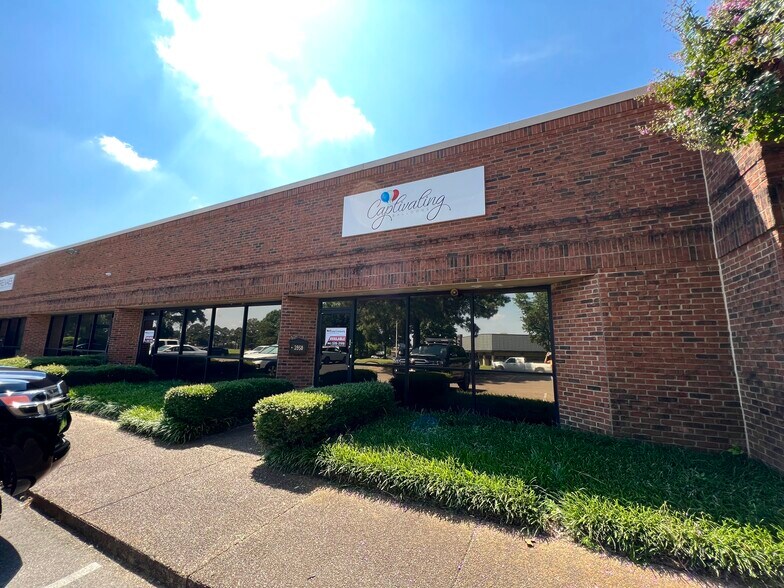 3930-3956 Perkins Rd S, Memphis, TN à louer - Photo de l’immeuble – Image 1 sur 2