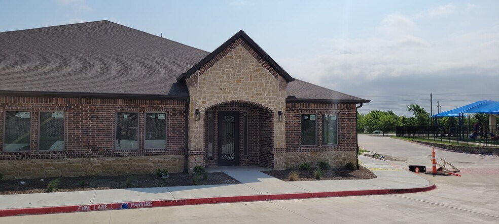 11619 Independence Parkway, Frisco, TX à vendre - Photo de l’immeuble – Image 1 sur 17