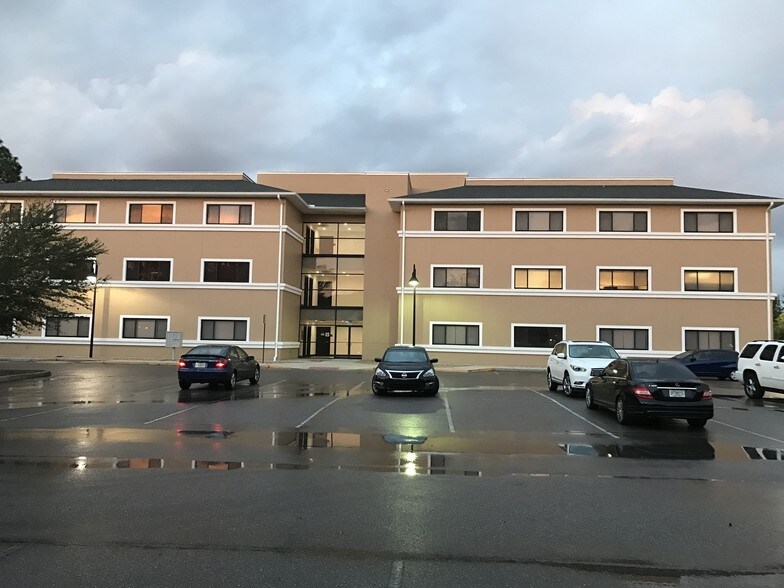 1490 Sunshadow Dr, Casselberry, FL à louer - Photo principale – Image 3 sur 34