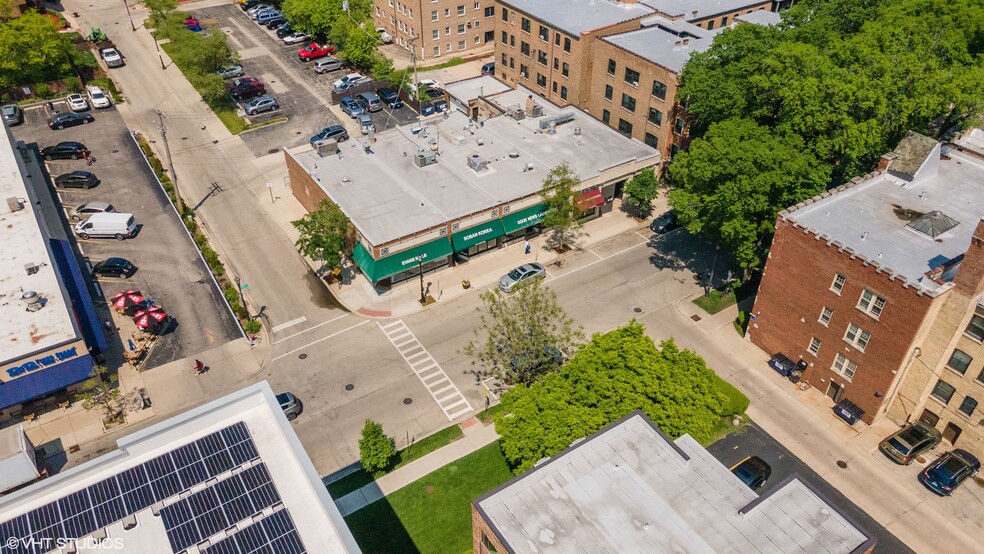 813 Noyes St, Evanston, IL à louer - Photo de l’immeuble – Image 3 sur 16