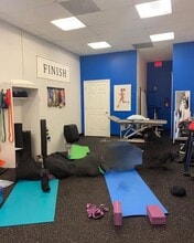 975 Main St, Holbrook, NY à louer Photo intérieure– Image 2 sur 3