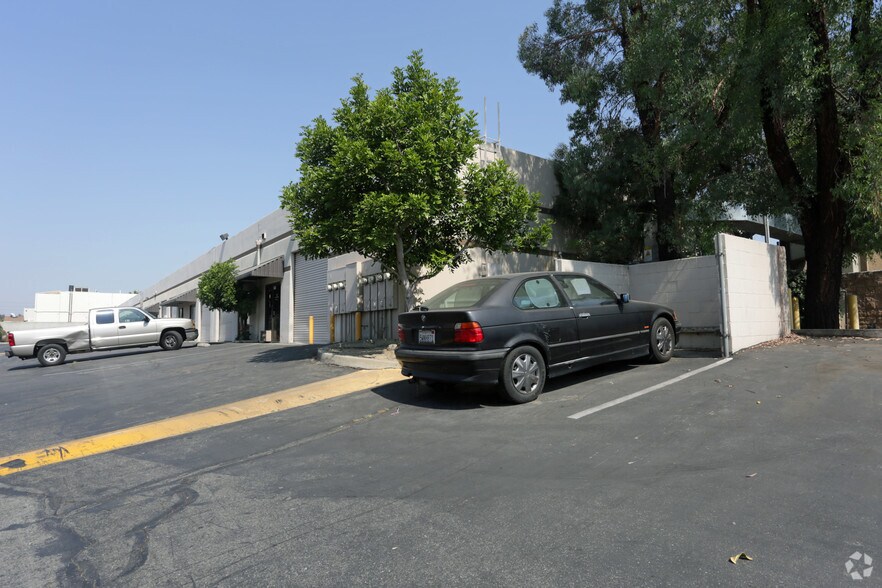 2314 S Vineyard Ave, Ontario, CA à louer - Photo principale – Image 1 sur 4