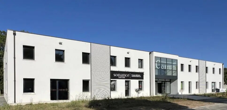Bureau dans Royan à louer - Photo de l’immeuble – Image 1 sur 6