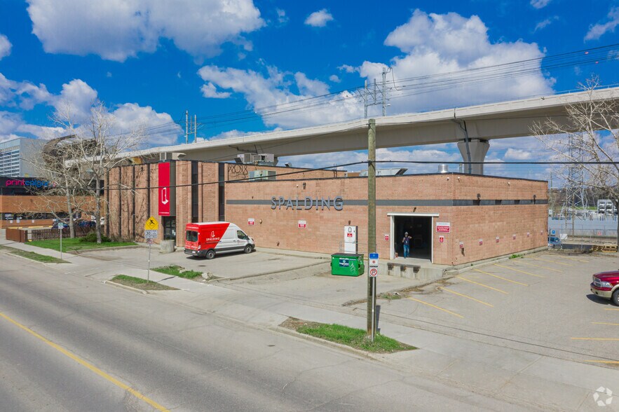 1616 10th Ave SW, Calgary, AB à louer - Photo principale – Image 1 sur 4