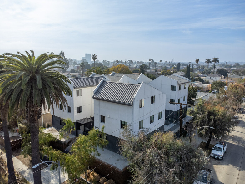 2301 S Cloverdale Ave, Los Angeles, CA à vendre - Photo de l’immeuble – Image 2 sur 95