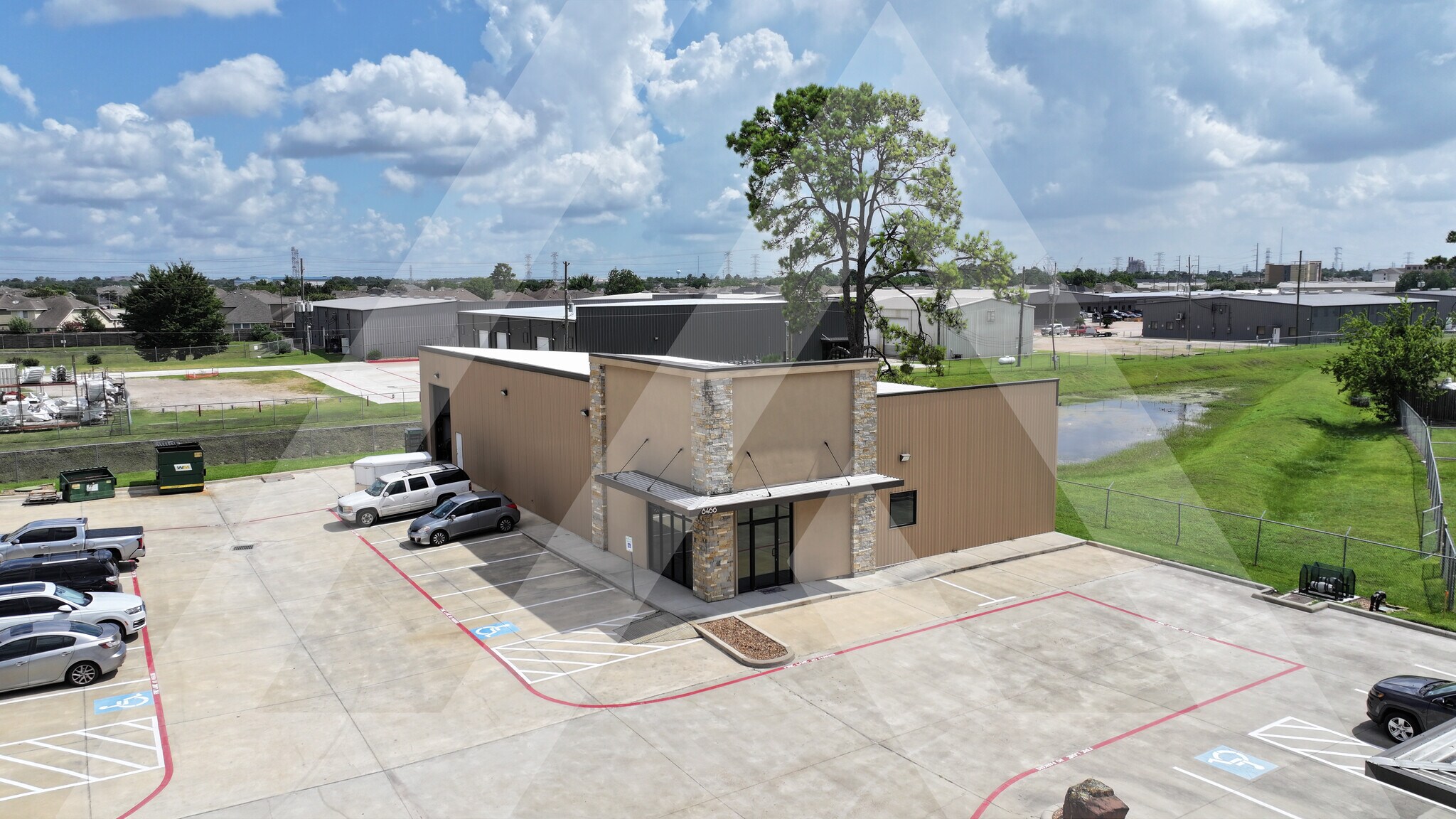 8468 N Sam Houston Pky W, Houston, TX à vendre Photo principale– Image 1 sur 1