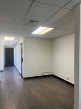 100 W Valencia Mesa Dr, Fullerton, CA à louer Photo intérieure– Image 2 sur 8