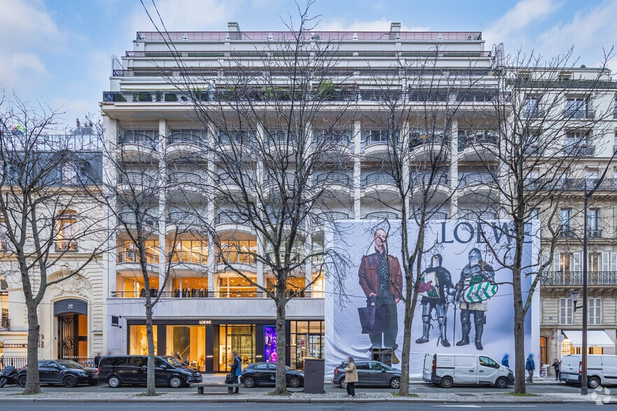 46 Avenue Montaigne, Paris à louer - Photo de l’immeuble – Image 1 sur 6