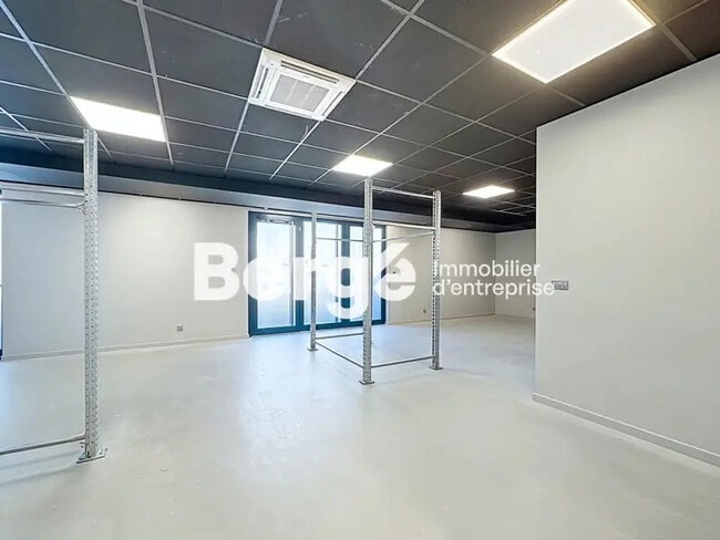 Plus de détails pour Local commercial à louer