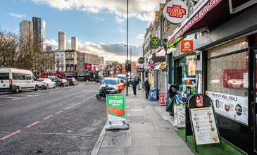 322 Burdett Rd, Londres à louer Photo de l’immeuble– Image 1 sur 4