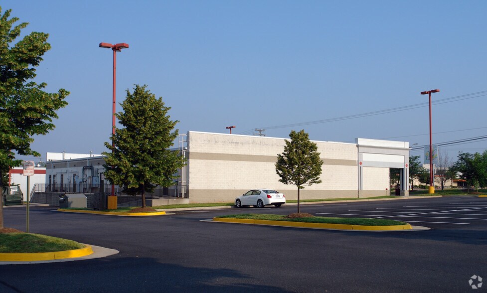11199 Lee Hwy, Fairfax, VA à louer - Photo de l’immeuble – Image 2 sur 3