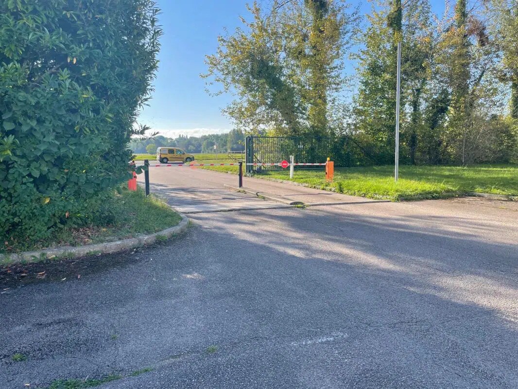 Industriel/Logistique dans Val-de-Reuil à louer Photo de l’immeuble– Image 1 sur 19