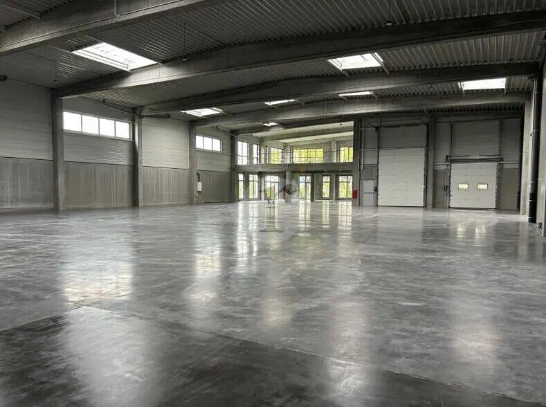 Local commercial dans Saint-André-lez-Lille à louer - Photo de l’immeuble – Image 3 sur 5