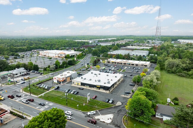 Plus de détails pour 84 Veronica Ave, Somerset, NJ - Local commercial à louer