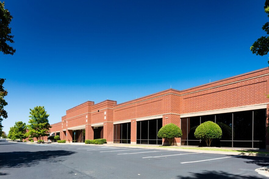 6455 Shiloh Rd, Alpharetta, GA à vendre - Photo de l’immeuble – Image 2 sur 25