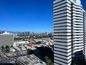 11755 Wilshire Blvd, Los Angeles, CA à louer Photo de l’immeuble– Image 2 sur 2