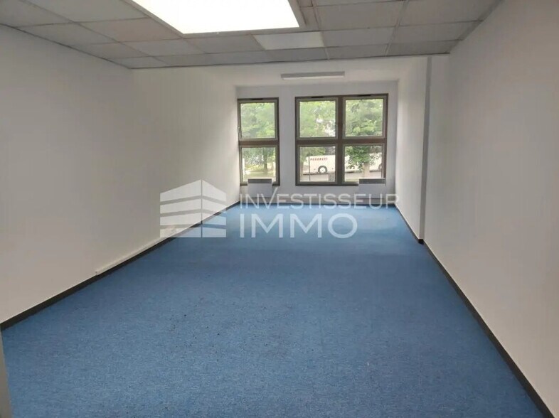 Bureau dans Torcy à vendre - Photo de l’immeuble – Image 3 sur 8