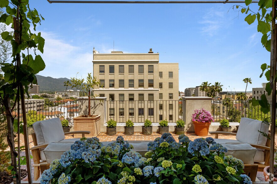 88 N Oakland Ave, Pasadena, CA à louer - Photo de l’immeuble – Image 3 sur 3