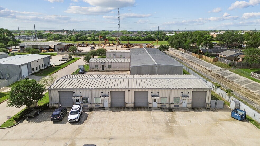 1251 Butler Rd, League City, TX à vendre - Photo de l’immeuble – Image 3 sur 6