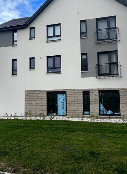 17 Jasmine Dr, Elgin à vendre - Photo de l’immeuble – Image 2 sur 4