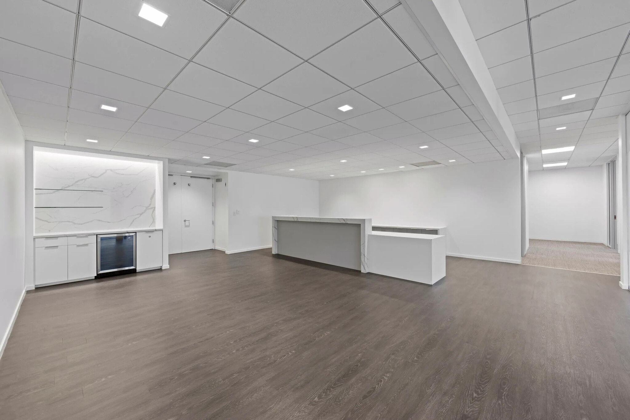 4270 Executive Sq, La Jolla, CA à louer Photo intérieure– Image 1 sur 7